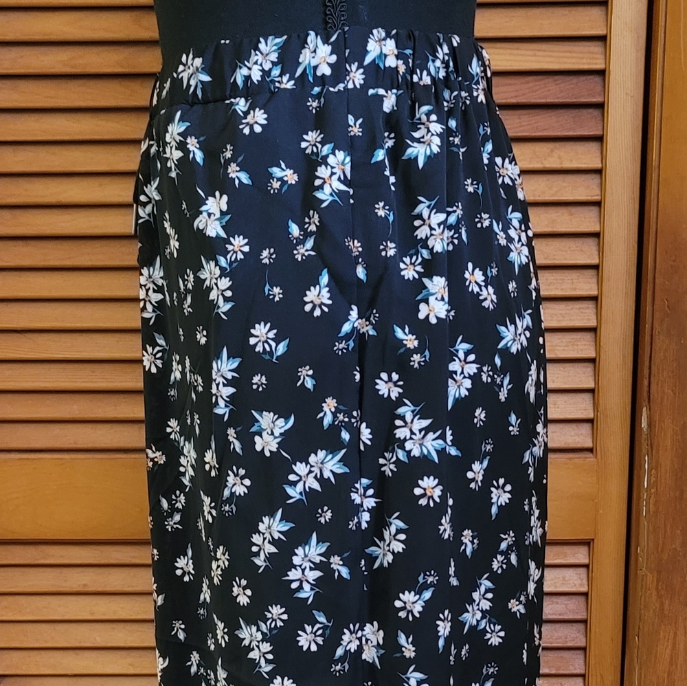 NWOT Daisy Floral Pants Size 2XL (Shein Plus) - Picture 5 of 12